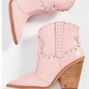 Brand new never worn. SOOOO CUTE